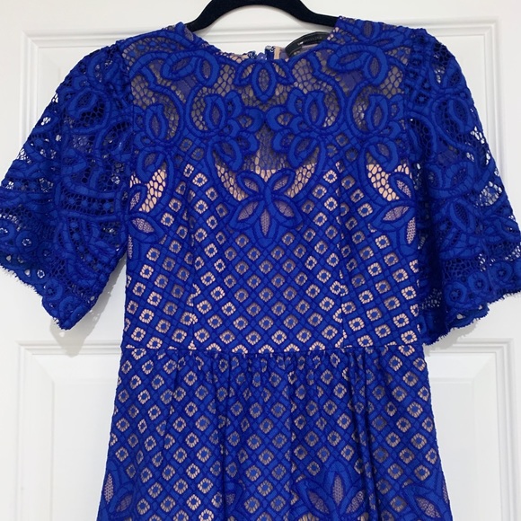 BCBG Max Azria Jillyan Floral Lace Dress Blue sz 0. EUC - Picture 4 of 7